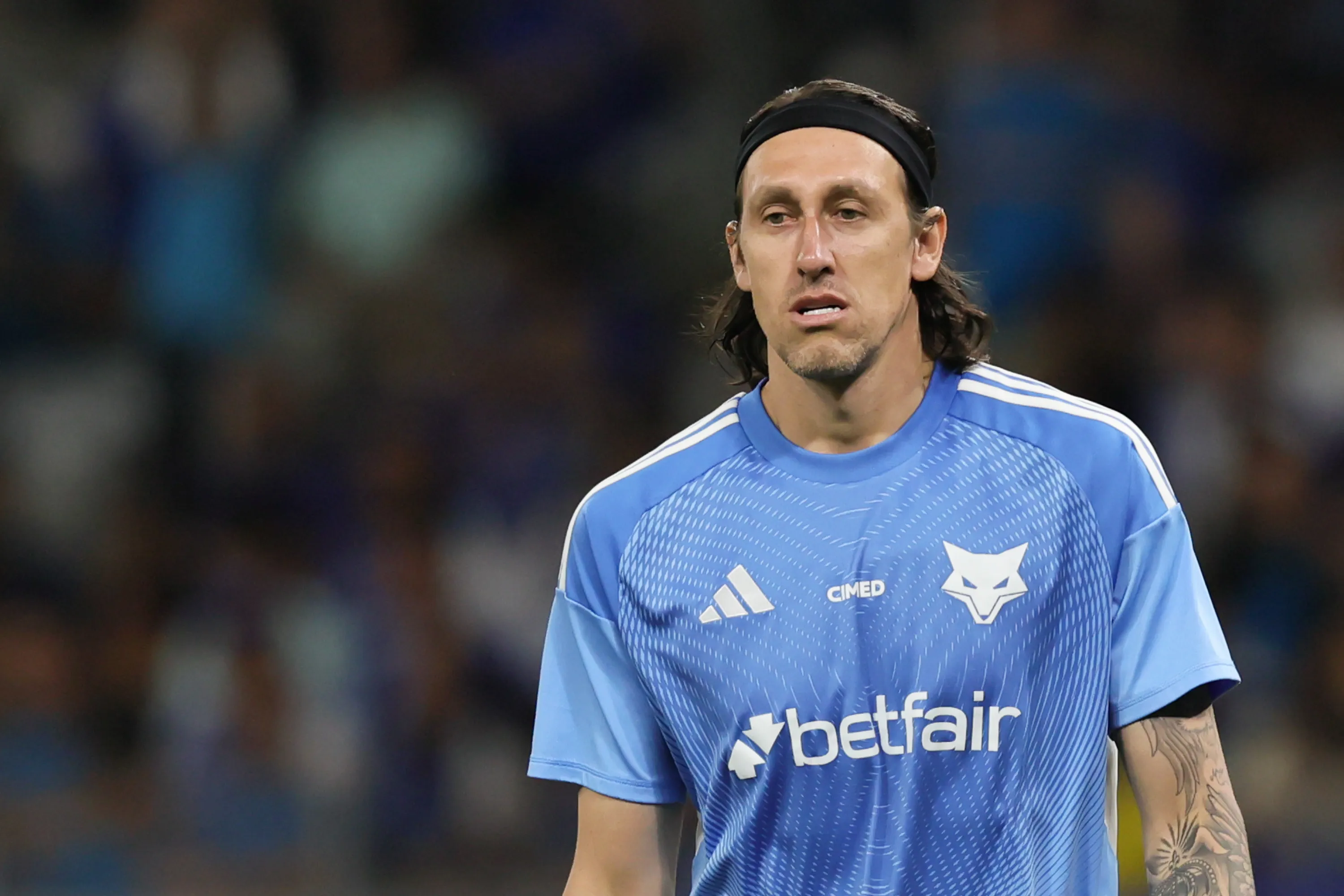 Cássio durante aquecimento antes da partida contra o Sport no Campeonato Brasileiro de 2025. Foto: Gilson Lobo/AGIF