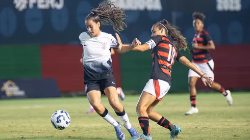 Corinthians e Flamengo se enfrentam podendo uma das equipes já se classificar para a próxima fase – Foto: Mariana Sá/Flamengo