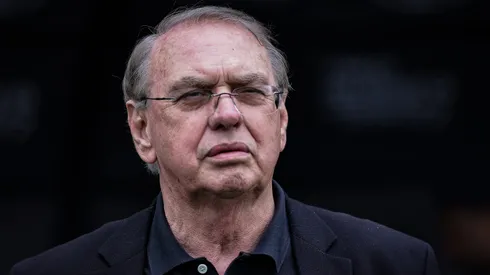 Osmar Stabile presidente do Corinthians durante aquecimento antes da partida contra o Ceara no estadio Arena Corinthians pelo campeonato Brasileiro A 2025. Foto: Fabio Giannelli/AGIF