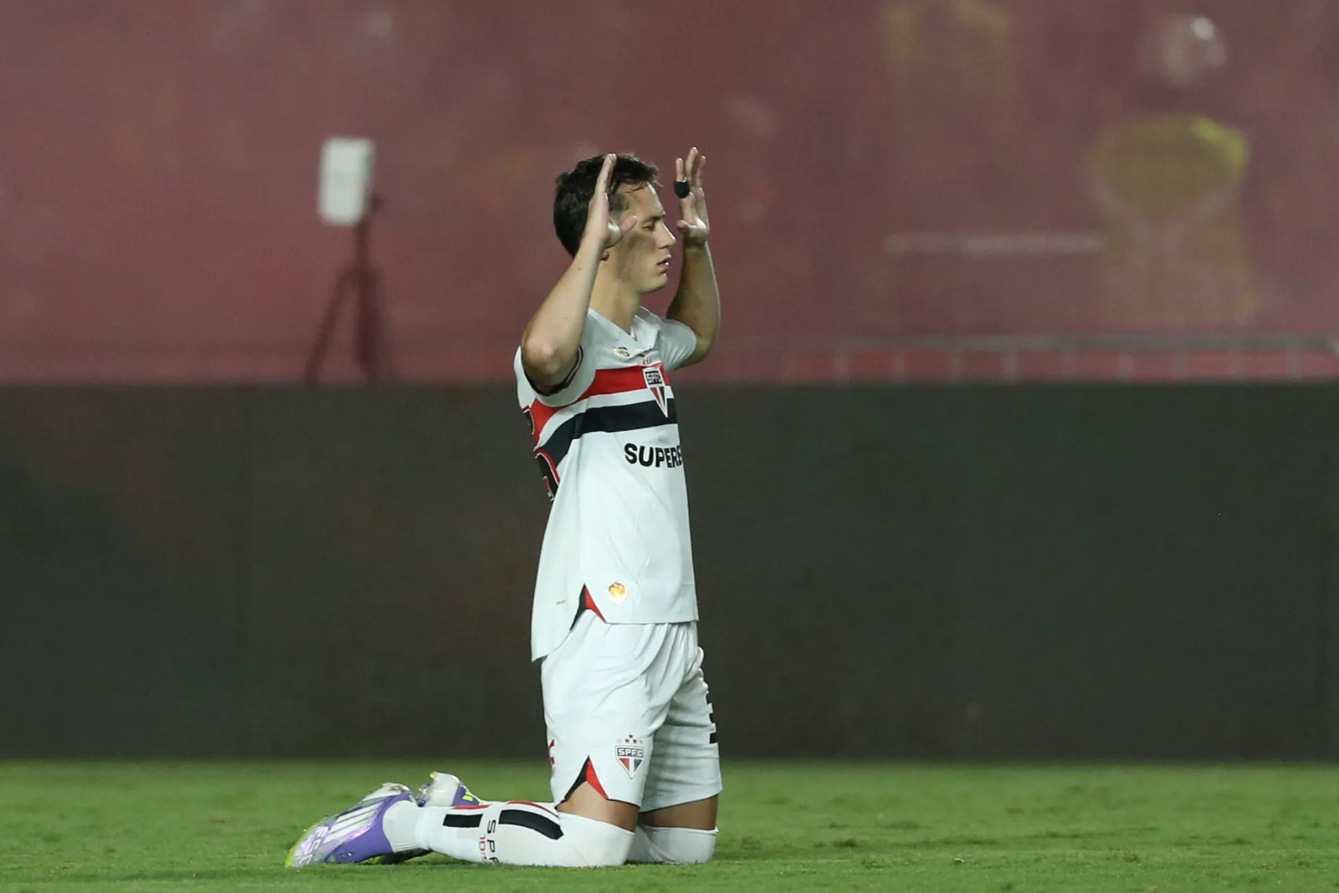 PE – RECIFE – 16/08/2025 – BRASILEIRO A 2025, SPORT X SAO PAULO – Patryck Lanza jogador do Sao Paulo durante a partida entre Sport e Sao Paulo na Ilha do Retiro em Recife (PE), pelo Campeonato Brasileiro da Serie A 2025. Foto: Marlon Costa/AGIF