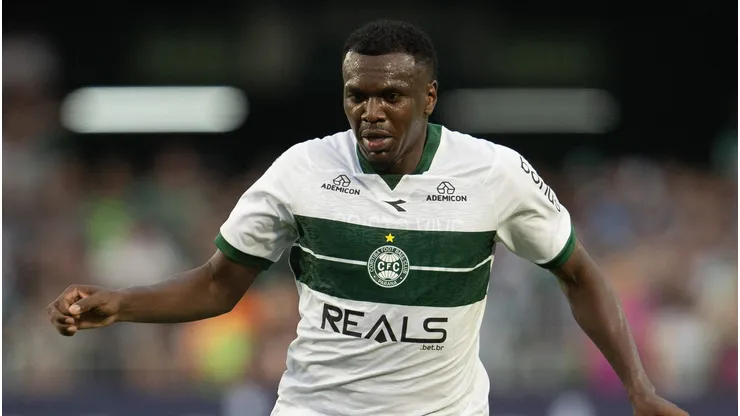 Jacy, zagueiro do Coritiba