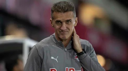 Mancini durante confronto contra o Vitória no Campeonato Brasileiro de 2025.