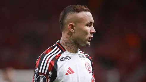 Everton Cebolinha jogador do Flamengo durante partida contra o Internacional no estadio Beira-Rio pelo campeonato Copa Libertadores 2025. Foto: Maxi Franzoi/AGIF