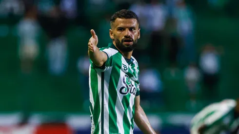 Jadson jogador do Juventude durante partida contra o Guarany de Bage no estadio Alfredo Jaconi pelo campeonato Gaucho 2025. Foto: Luiz Erbes/AGIF