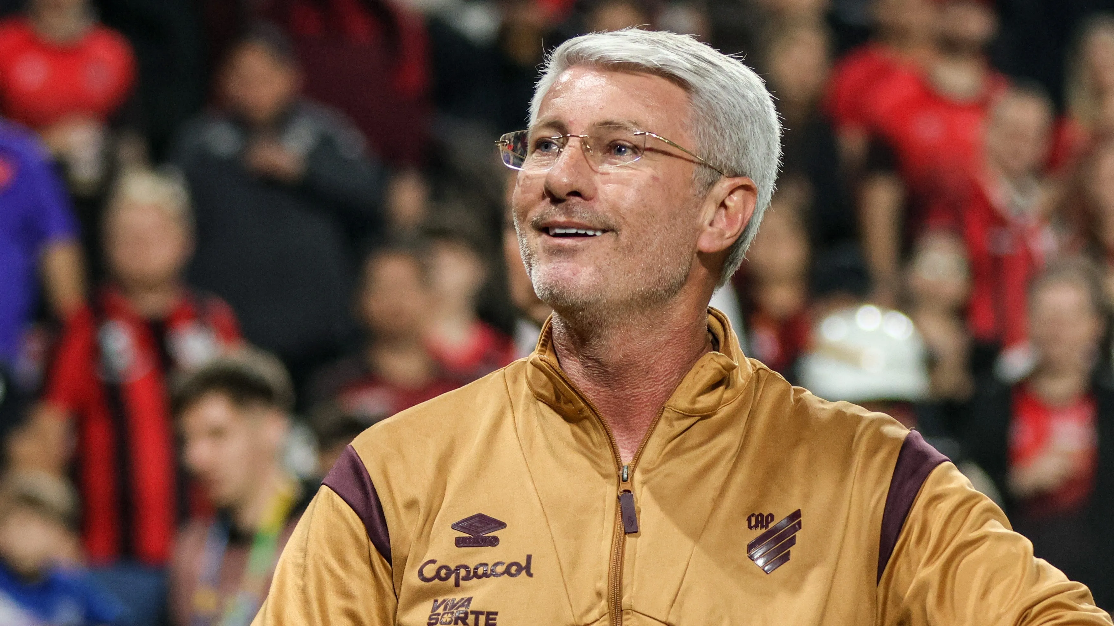 Odair Hellmann Athletico