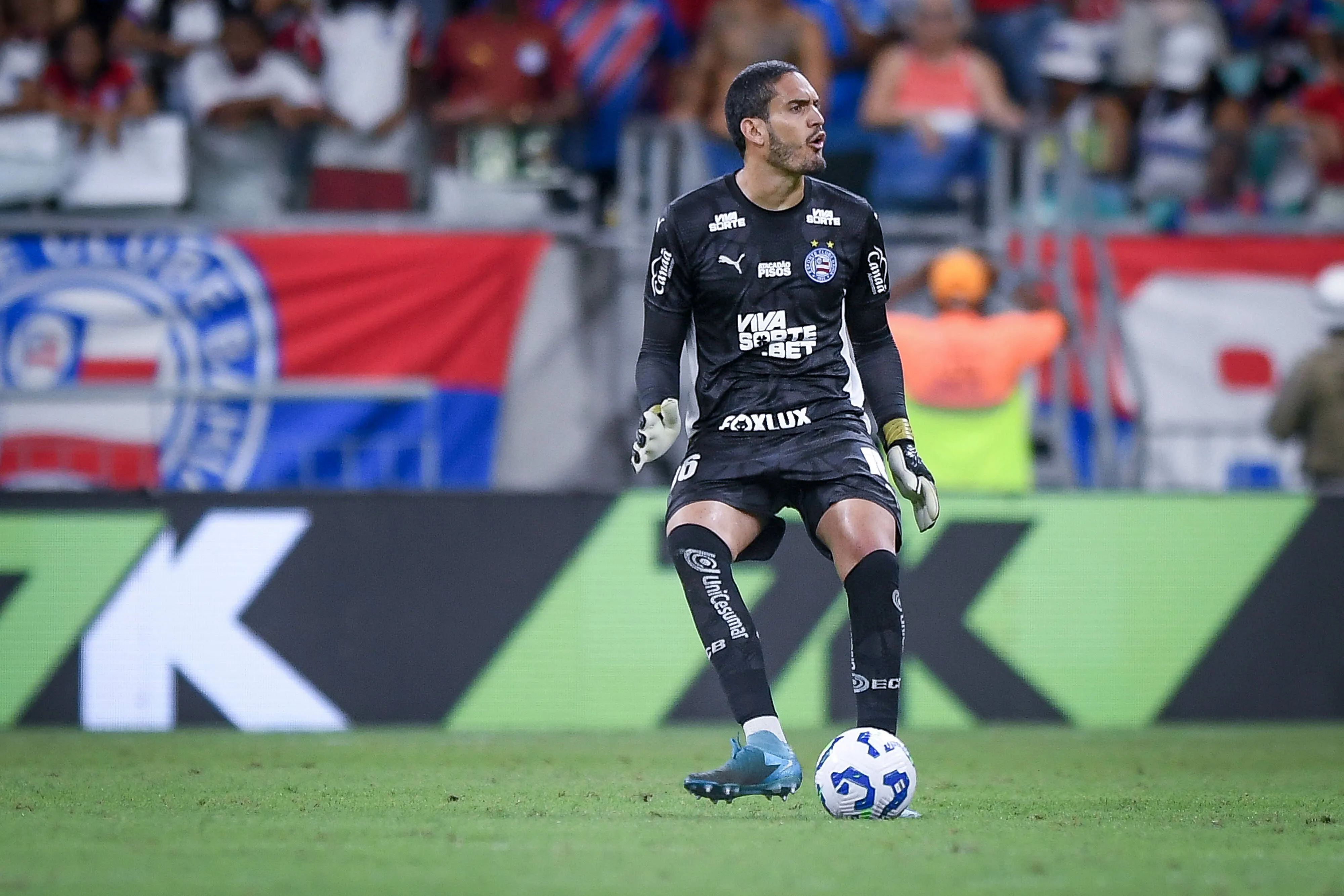 BA – SALVADOR – 03/12/2025 – BRASILEIRO A 2025, BAHIA X SPORT – Ronaldo jogador do Bahia durante partida contra o Sport no estadio Fonte Nova pelo campeonato Brasileiro A 2025. Foto: Jhony Pinho/AGIF