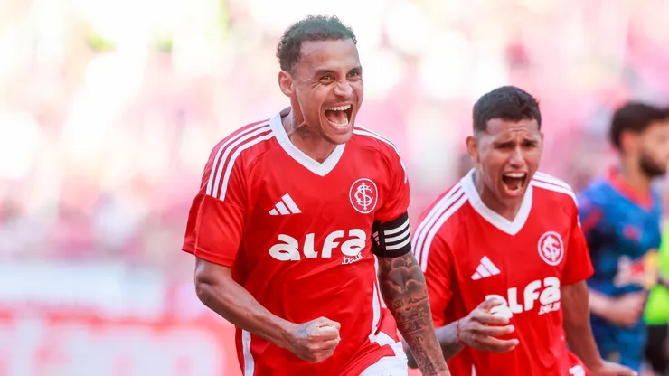 Alan Patrick comemorando seu gol em Internacional x RB Bragantino. Foto: Luiz Erbes/AGIF