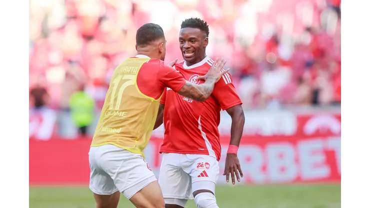 Carbonero jogador do Internacional comemora seu gol durante partida contra o Bragantino no estadio Beira-Rio pelo campeonato Brasileiro A 2025. Foto: Luiz Erbes/AGIF