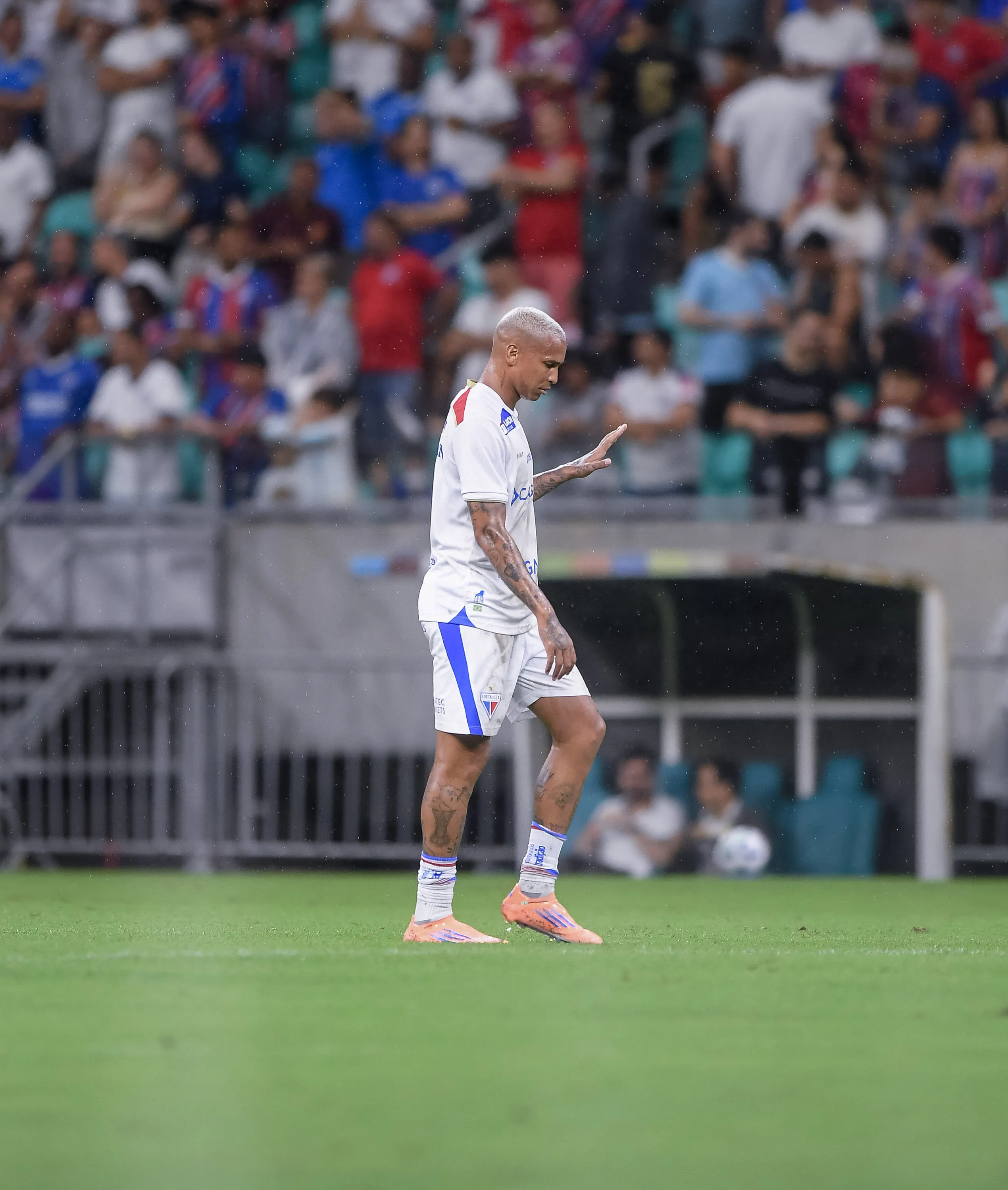 Deyverson jogador do Fortaleza durante partida contra o Bahia no estadio Arena Fonte Nova pelo campeonato Brasileiro A 2025. Foto: Jhony Pinho/AGIF