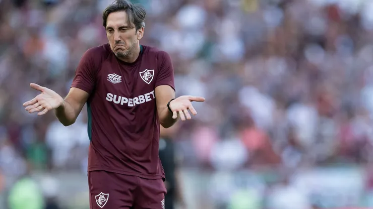 Zubeldía em Fluminense x Bahia pelo Brasileirão 2025. Foto: Jorge Rodrigues/AGIF