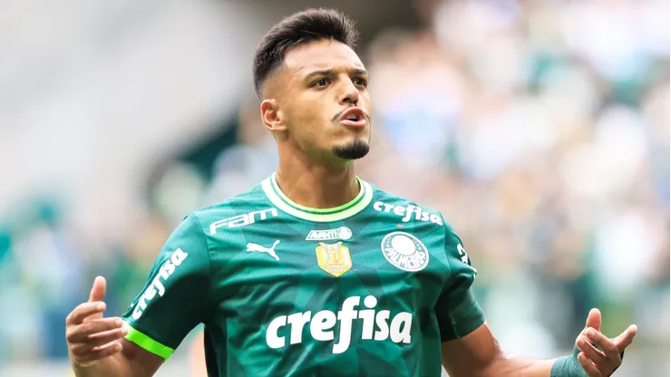 Gabriel Menino jogador do Palmeiras comemora seu gol durante partida contra o Agua Santa no estadio Arena Allianz Parque pelo campeonato Paulista 2023.