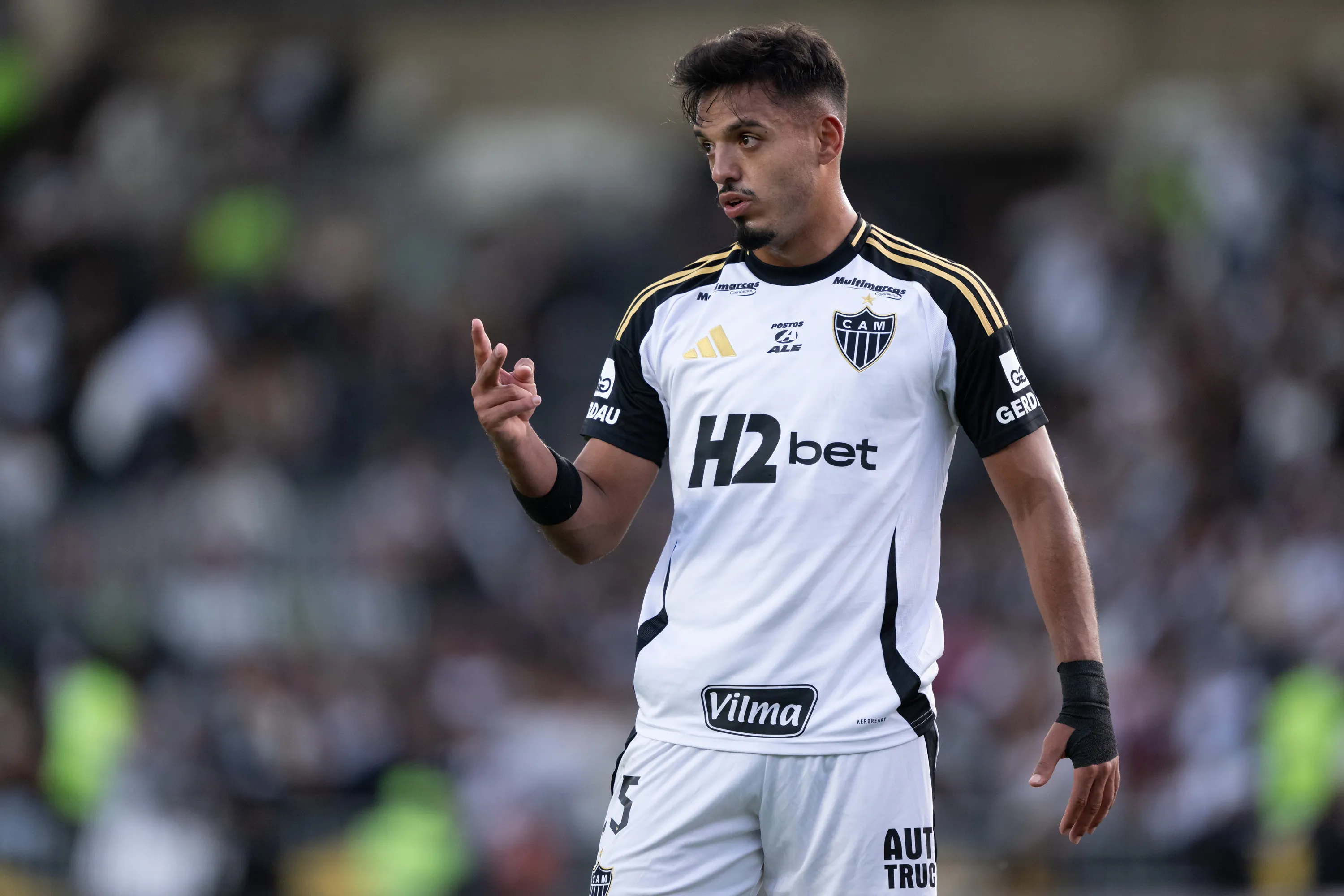 RJ – RIO DE JANEIRO – 10/08/2025 – BRASILEIRO A 2025, VASCO X ATLETICO-MG – Gabriel Menino jogador do Atletico-MG durante partida contra o Vasco no estadio Sao Januario pelo campeonato Brasileiro A 2025. Foto: Jorge Rodrigues/AGIF