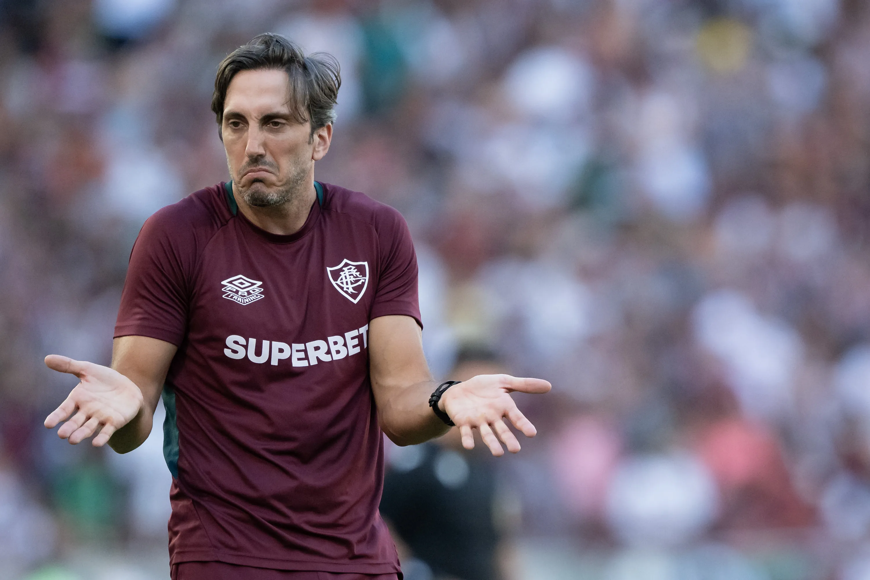 Luis Zubeldia tecnico do Fluminense durante partida contra o Bahia no estadio Maracana pelo campeonato Brasileiro A 2025. Foto: Jorge Rodrigues/AGIF