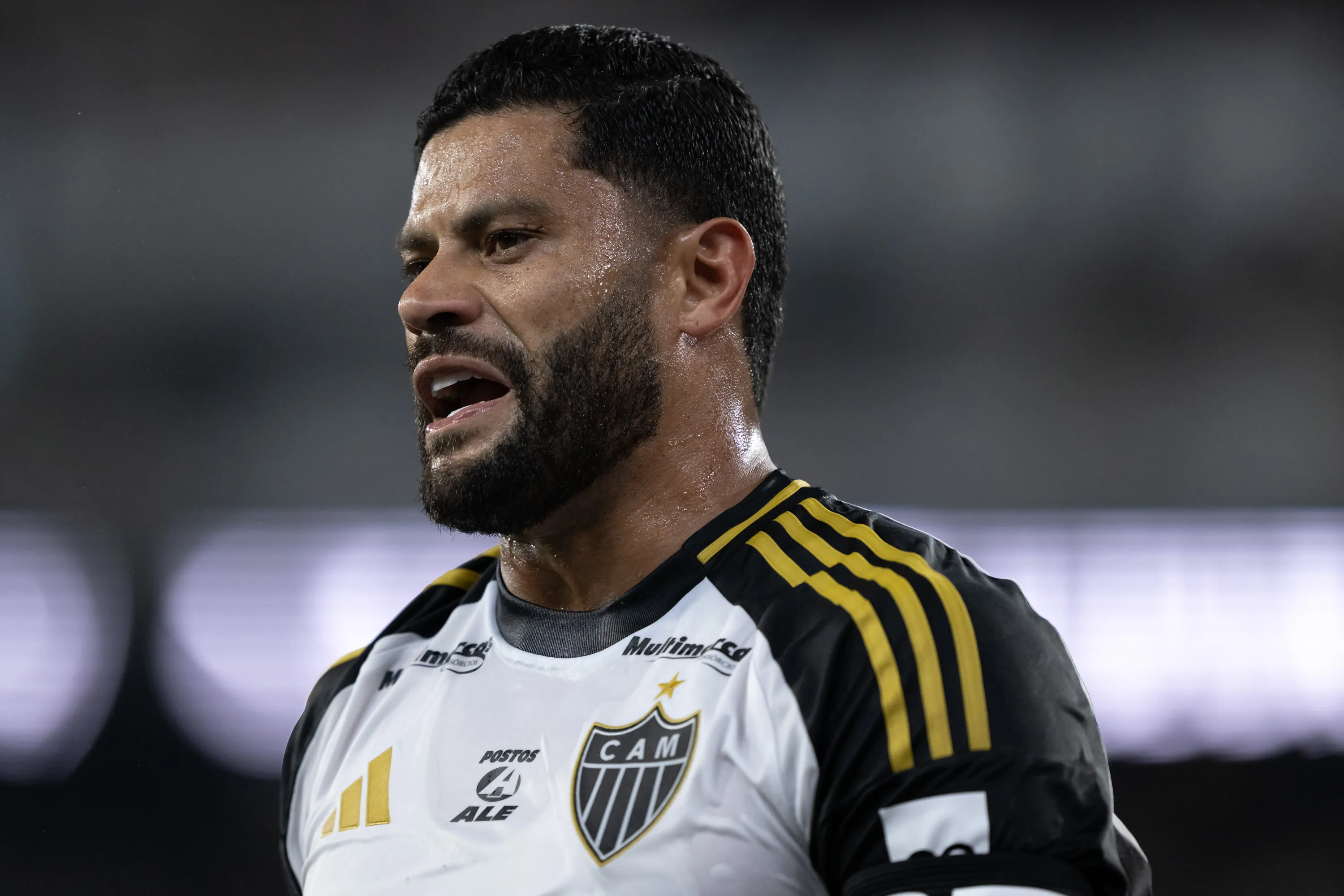 Hulk durante partida contra o Botafogo no Campeonato Brasileiro de 2025. Foto: Jorge Rodrigues/AGIF