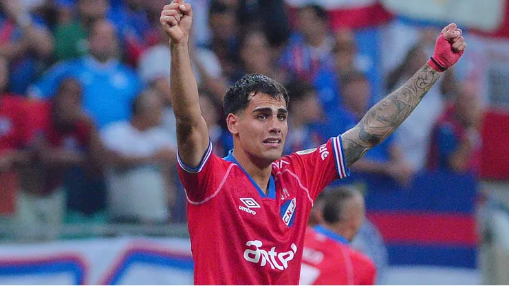Lucas Villalba durante confronto entre Nacional e Bahia na Libertadores de 2025.