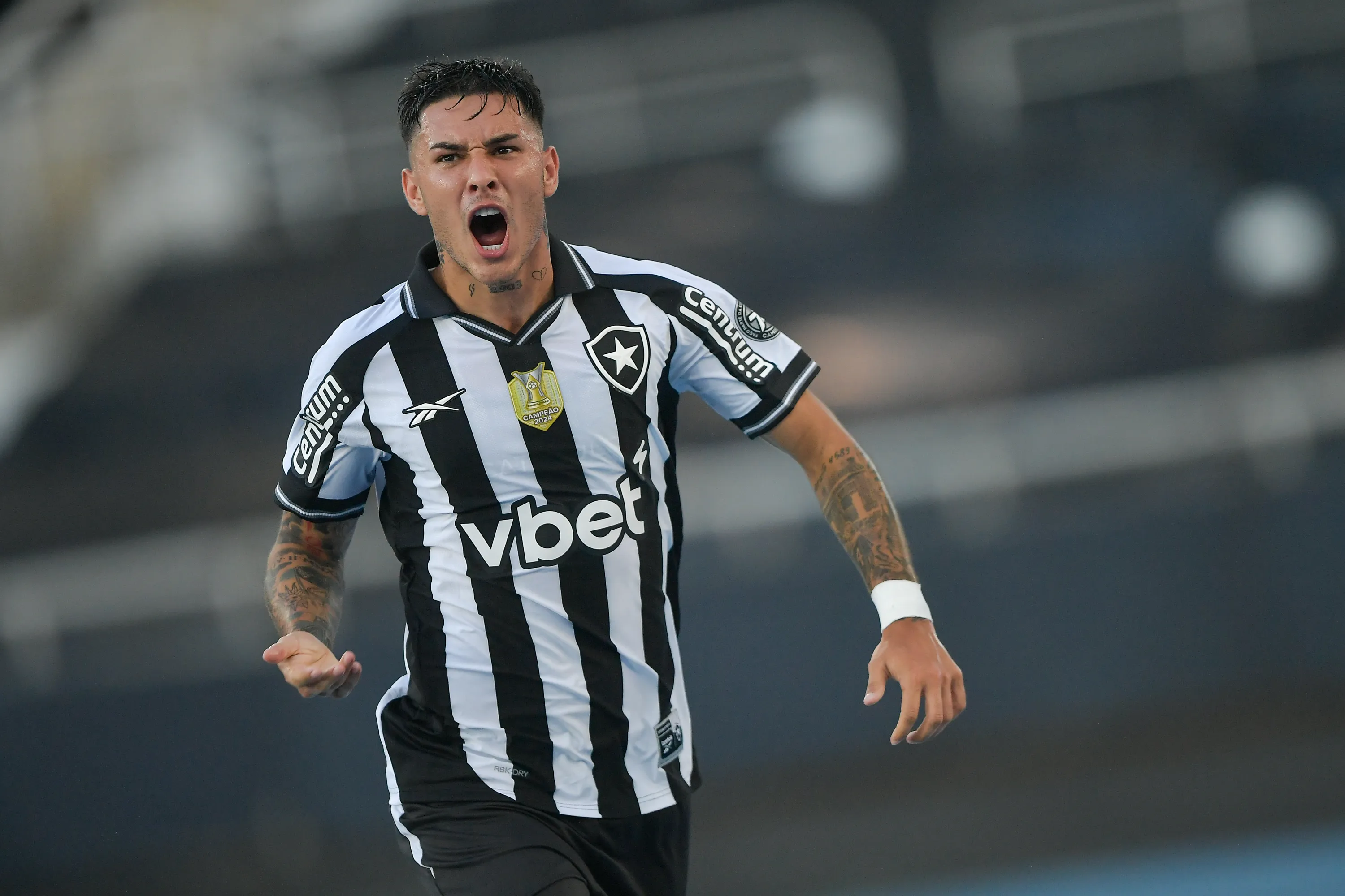 Mateo Ponte jogador do Botafogo comemora seu gol durante partida contra o Fortaleza. Foto: Thiago Ribeiro/AGIF