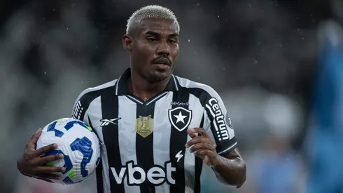 RJ – RIO DE JANEIRO – 18/11/2025 – BRASILEIRO A 2025, BOTAFOGO X SPORT – Cuiabano jogador do Botafogo durante partida contra o Sport no estadio Engenhao pelo campeonato Brasileiro A 2025. Foto: Jorge Rodrigues/AGIF
