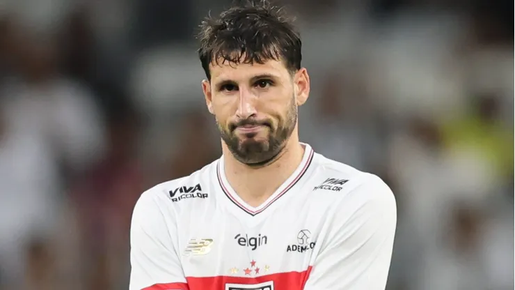 Calleri durante confronto entre Atlético-MG x São Paulo no Brasileirão de 2025.