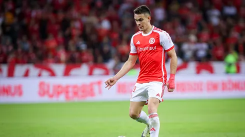 Borre jogador do Internacional durante partida contra o Atletico-GO no estadio Beira-Rio pelo campeonato Brasileiro A 2024.