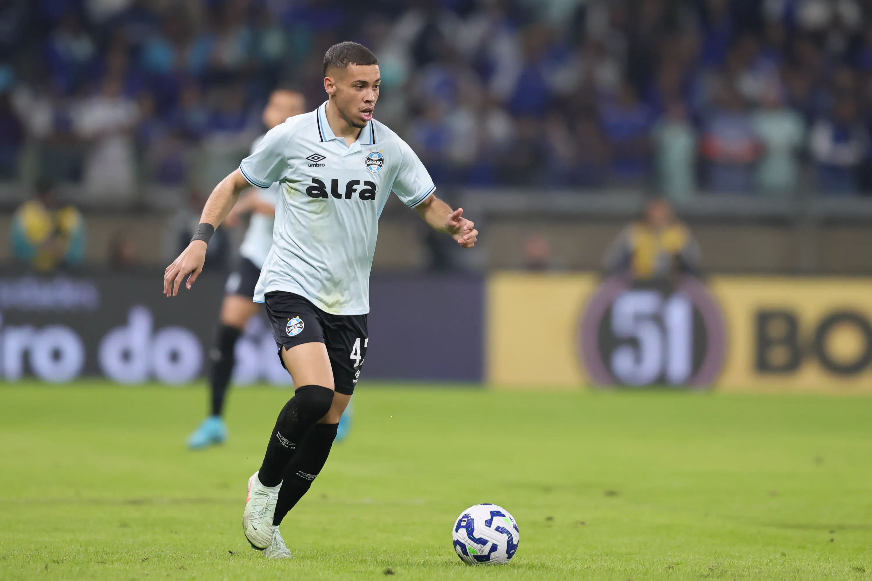 Alysson foi observado por olheiros ingleses no jogo entre Cruzeiro x Grêmio. Foto: Gilson Lobo/AGIF