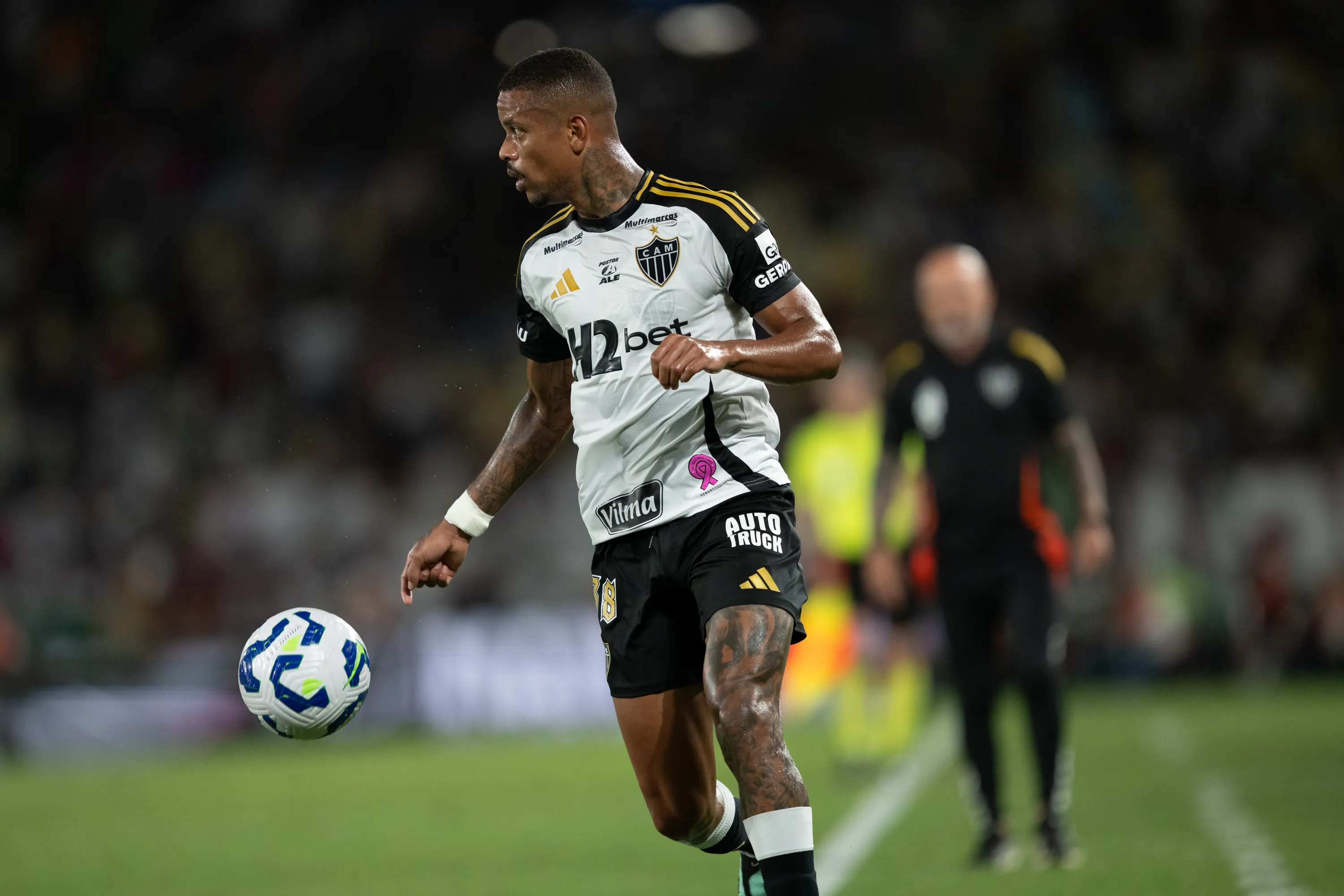 RJ – RIO DE JANEIRO – 04/10/2025 – BRASILEIRO A 2025, FLUMINENSE X ATLETICO-MG – Caio Paulista jogador do Atletico-MG durante partida contra o Fluminense no estadio Maracana pelo campeonato Brasileiro A 2025. Foto: Jorge Rodrigues/AGIF