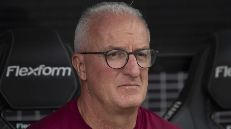 Dorival durante confronto entre Corinthians x Juventude no Brasileirão 2025.