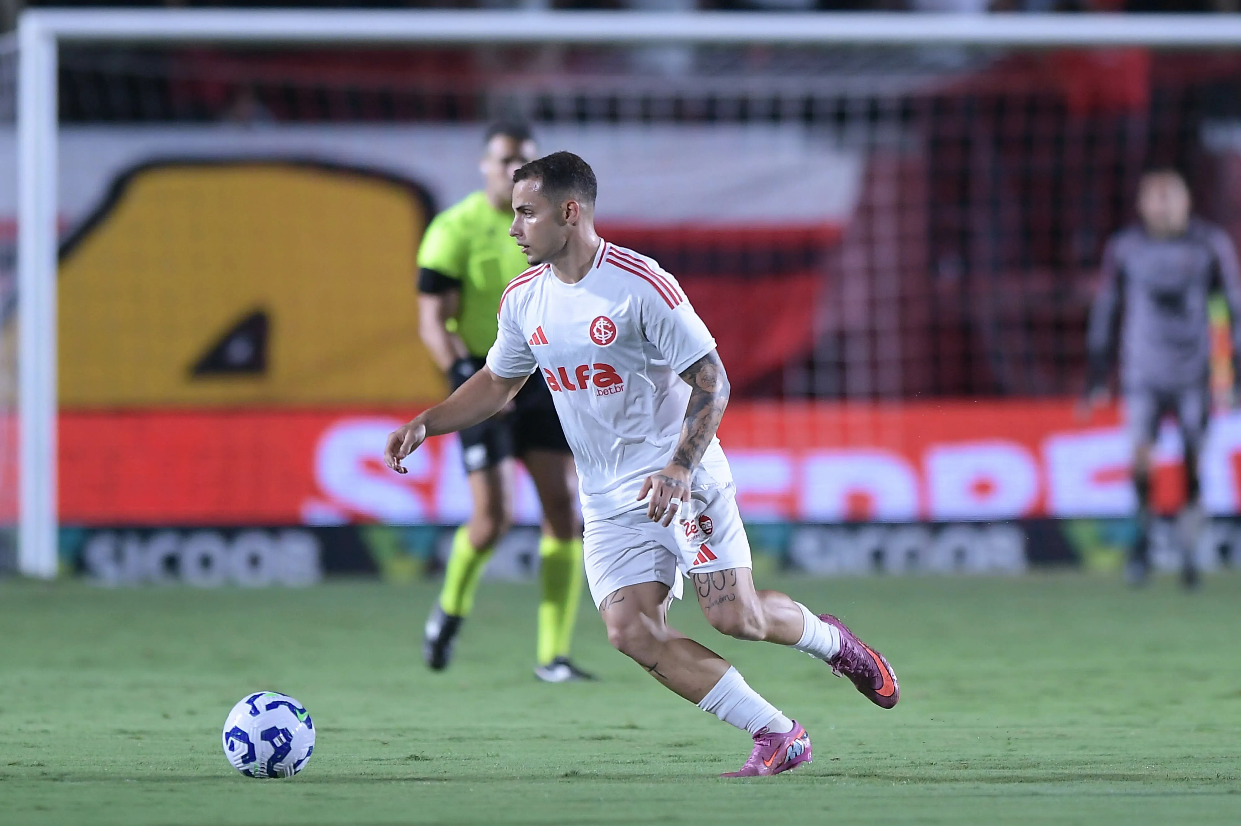 Bruno Gomes jogador do Internacional durante partida contra o Vitoria –  Foto: Jhony Pinho/AGIF