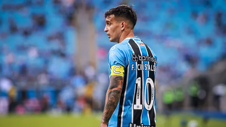 Franco Cristaldo jogador do Gremio durante partida contra o Santos no estadio Arena do Gremio pelo campeonato Brasileiro A 2025.