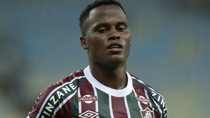 Jhon Arias comenta sobre acompanhar o Fluminense