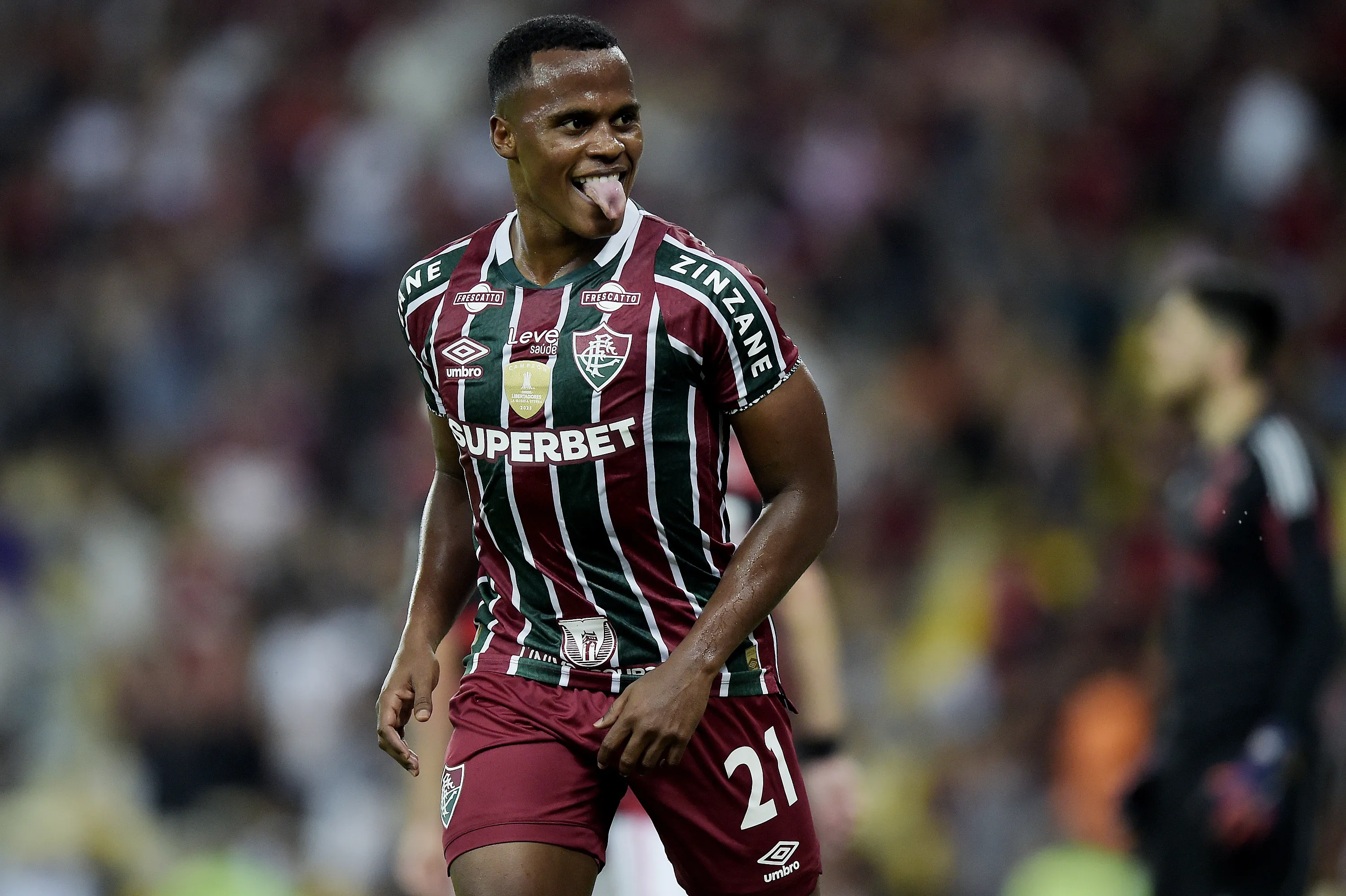 Jhon Arias jogador do Fluminense comemora seu gol durante partida contra o Flamengo no estadio Maracana pelo campeonato Brasileiro A 2024. Foto: Alexandre Loureiro/AGIF