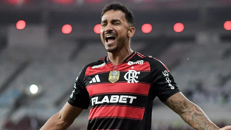 Danilo marcou o gol do título do Flamengo na final da Libertadores
