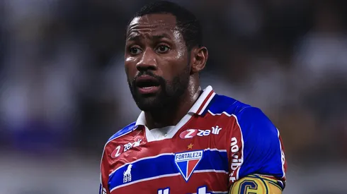 Coritiba está perto de acertar contratação de Tinga