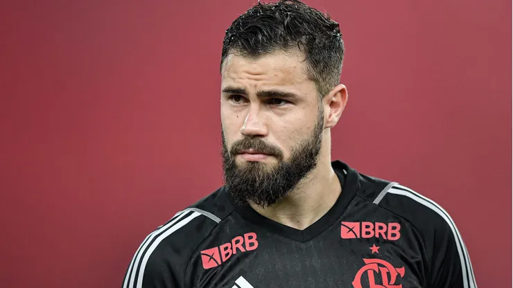 Matheus Cunha goleiro do Flamengo durante partida contra o Palmeiras no estadio Maracana pelo campeonato Brasileiro A 2024. Foto: Thiago Ribeiro/AGIF