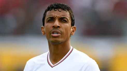 Luiz Gustavo deixará o São Paulo.