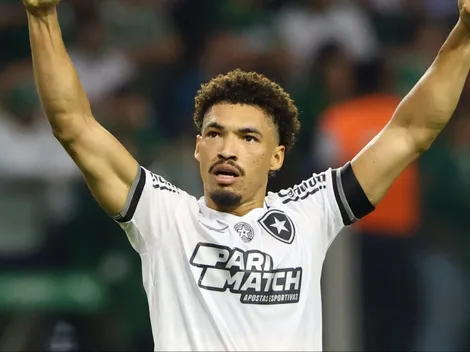 Adryelson, ex-zagueiro do Botafogo, pode voltar ao Brasil e fechar com o Athletico-PR