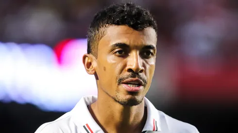 Luiz Gustavo em campo pelo São Paulo. Foto: Reinaldo Campos/AGIF