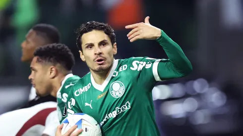 SAO PAULO, BRAZIL – OCTOBER 30: Raphael Veiga of Palmeiras celebrates after scoring the team's third goal during the Copa CONMEBOL Libertadores 2025 semi-final second leg match between Palmeiras and LDU Quito at Allianz Parque on October 30, 2025 in Sao Paulo, Brazil. (Photo by Alexandre Schneider/Getty Images)