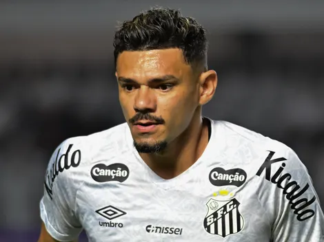 Santos oferece Tiquinho Soares ao Coritiba e monta plano para saída