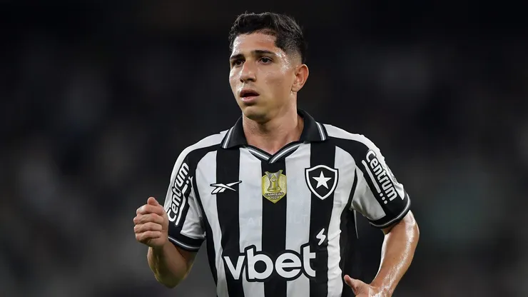 Savarino jogador do Botafogo durante partida contra o Vasco no estadio Engenhao pelo campeonato Copa Do Brasil 2025. Foto: Thiago Ribeiro/AGIF