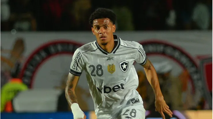 Newton pode sair do Botafogo.