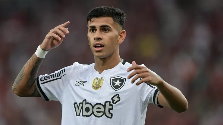 RJ - RIO DE JANEIRO - 18/05/2025 - BRASILEIRO A 2025, FLAMENGO X BOTAFOGO - David Ricardo jogador do Botafogo durante partida contra o Flamengo no estadio Maracana pelo campeonato Brasileiro A 2025. Foto: Thiago Ribeiro/AGIF