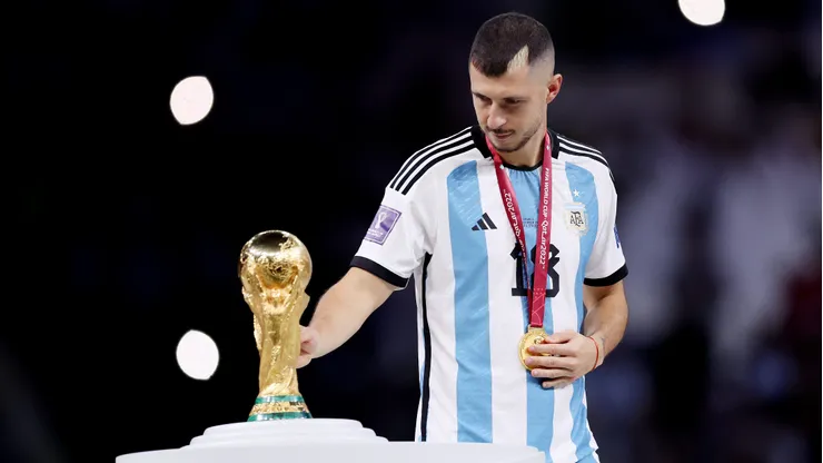 Guido Rodríguez, campeão do mundo pela Argentina. (Photo by Clive Brunskill/Getty Images)