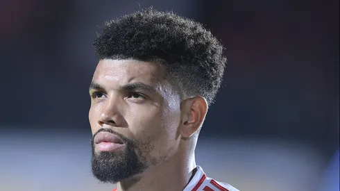 Juninho pode deixar o Internacional.