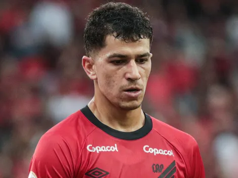 Athletico-PR recusa retorno de Vitor Bueno para 2026