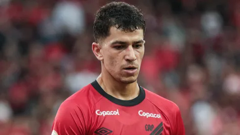 Vitor Bueno não deve voltar ao Athletico-PR