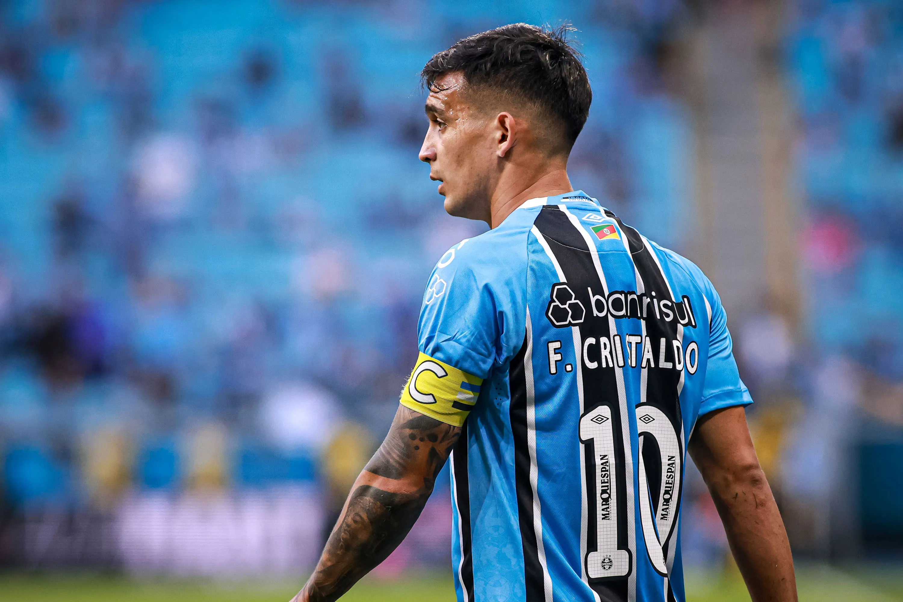 Cristaldo com a camisa do Grêmio em 2025 – Foto: Maxi Franzoi/AGIF