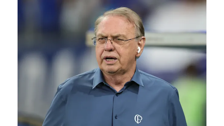 Osmar Stabile Presidente do Corinthians durante partida contra o Cruzeiro no estadio Mineirao pelo campeonato Brasileiro A 2025. Foto: Gilson Lobo/AGIF