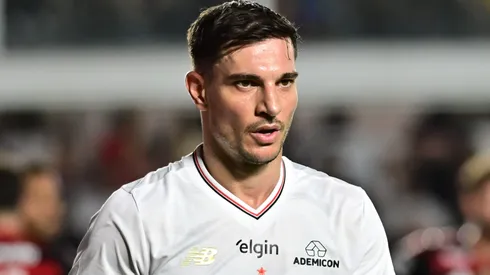 Cédric durante confronto entre São Paulo x Flamengo no Brasileirão de 2025.