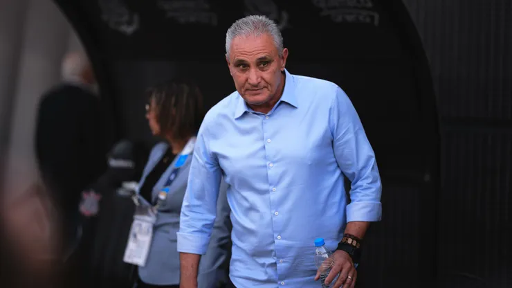 Tite durante partida pelo campeonato Brasileiro A 2024. Foto: Ettore Chiereguini/AGIF