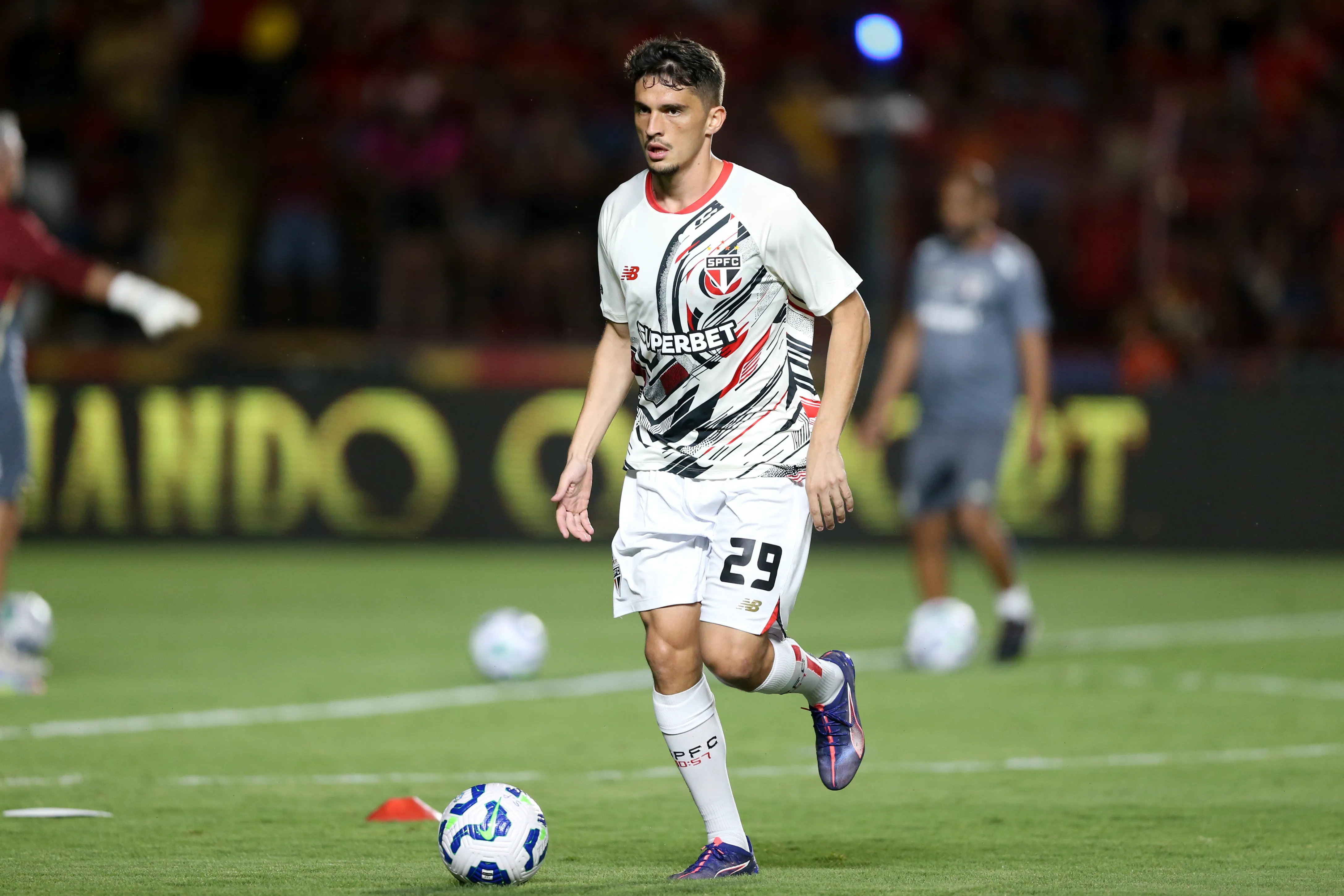 PE – RECIFE – 16/08/2025 – BRASILEIRO A 2025, SPORT X SAO PAULO – Pablo Maia jogador do Sao Paulo durante a partida entre Sport e Sao Paulo na Ilha do Retiro em Recife (PE), pelo Campeonato Brasileiro da Serie A 2025. Foto: Marlon Costa/AGIF